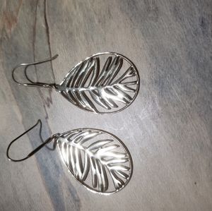 Stella and Dot Filigree Earrings